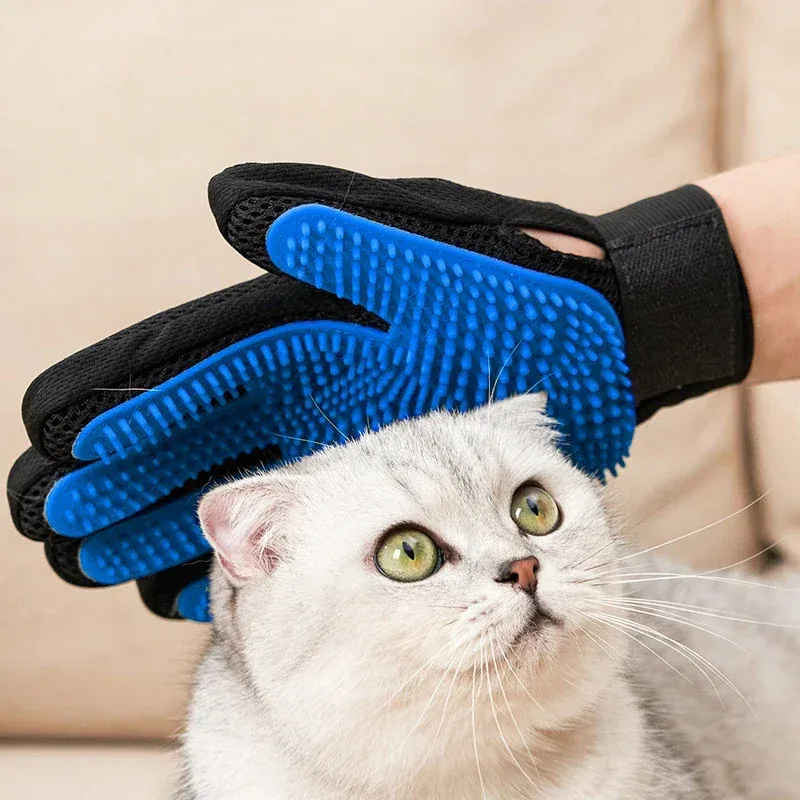 Fellpflege-Handschuh aus Silikon mit Noppen für Hunde und Katzen